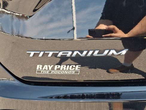 Certified 2023 Ford Edge Titanium image 32