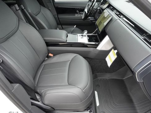 New 2026 Land Rover Range Rover Long Wheelbase SE AWD/4WD image 23