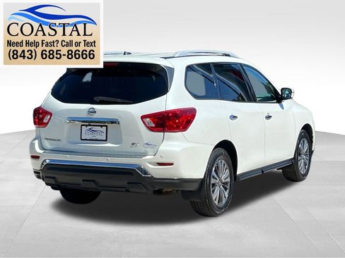 Used 2017 Nissan Pathfinder SV FWD image 13