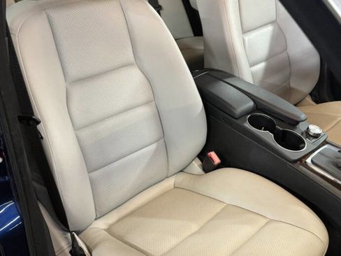 Used 2012 Mercedes-Benz C 250 Sedan image 8