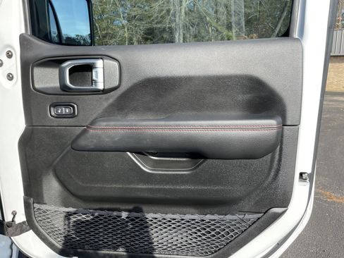 Certified 2022 Jeep Gladiator Rubicon w/ Cold Weather Group image 44