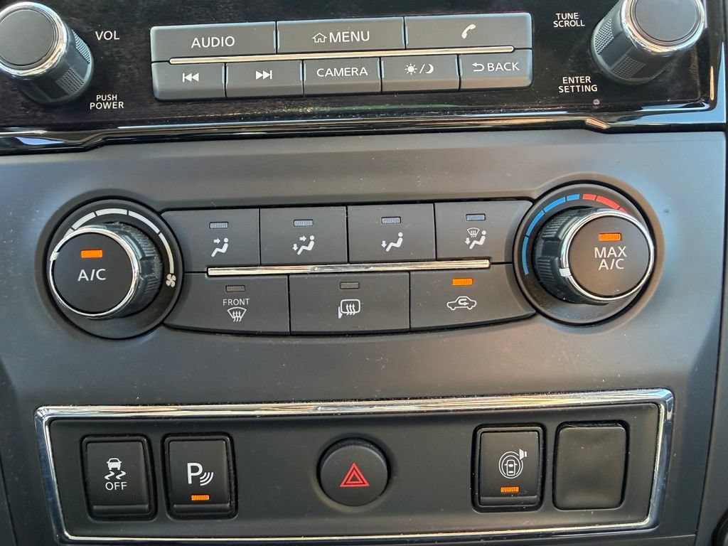 Used 2022 Nissan Titan SV w/ Accessory Utility Package AWD/4WD image 7