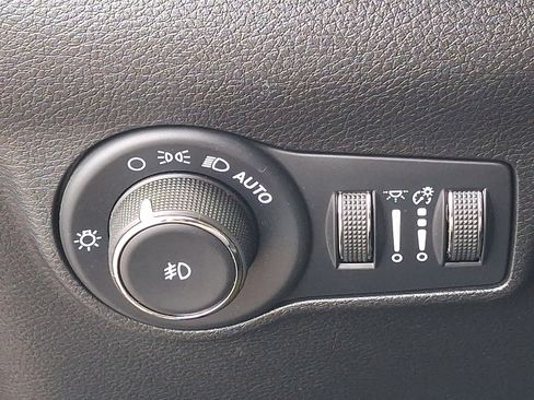 Used 2023 Jeep Compass Limited AWD/4WD image 24