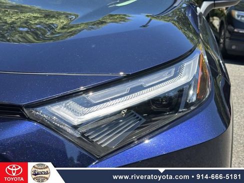 Used 2024 Toyota RAV4 SE w/ Weather & Moonroof Package AWD/4WD image 11