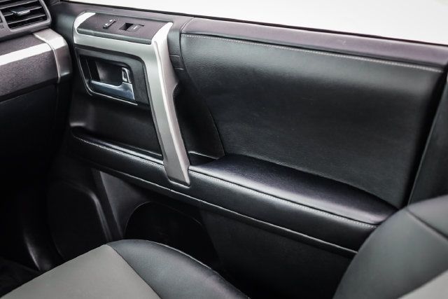 Used 2021 Toyota 4Runner SR5 Premium w/ Moonroof Package AWD/4WD image 40