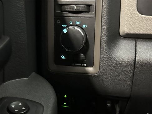 Used 2012 RAM 3500 ST w/ Chrome Appearance Group image 17