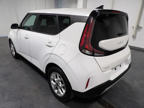 Used 2023 Kia Soul LX w/ Option Group 015 FWD image 7