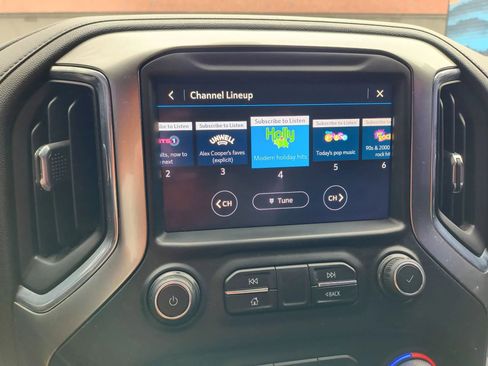 Used 2020 Chevrolet Silverado 2500 LT w/ Convenience Package image 12