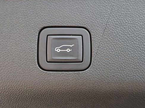 Certified 2025 Chevrolet Tahoe Z71 AWD/4WD image 18