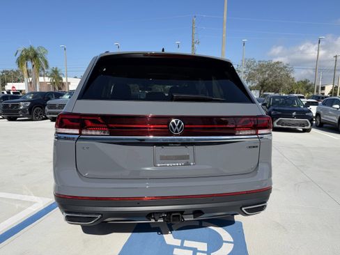 New 2026 Volkswagen Atlas SE image 4