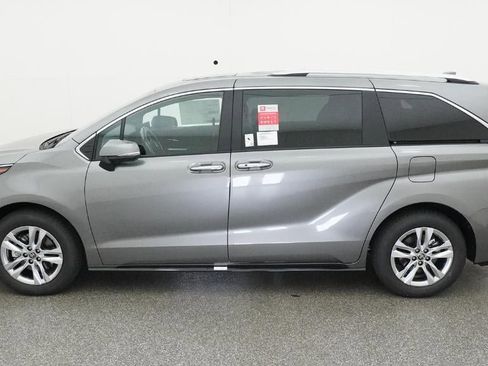 New 2026 Toyota Sienna Limited FWD image 3