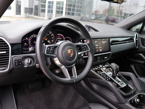 Used 2021 Porsche Cayenne Coupe image 12