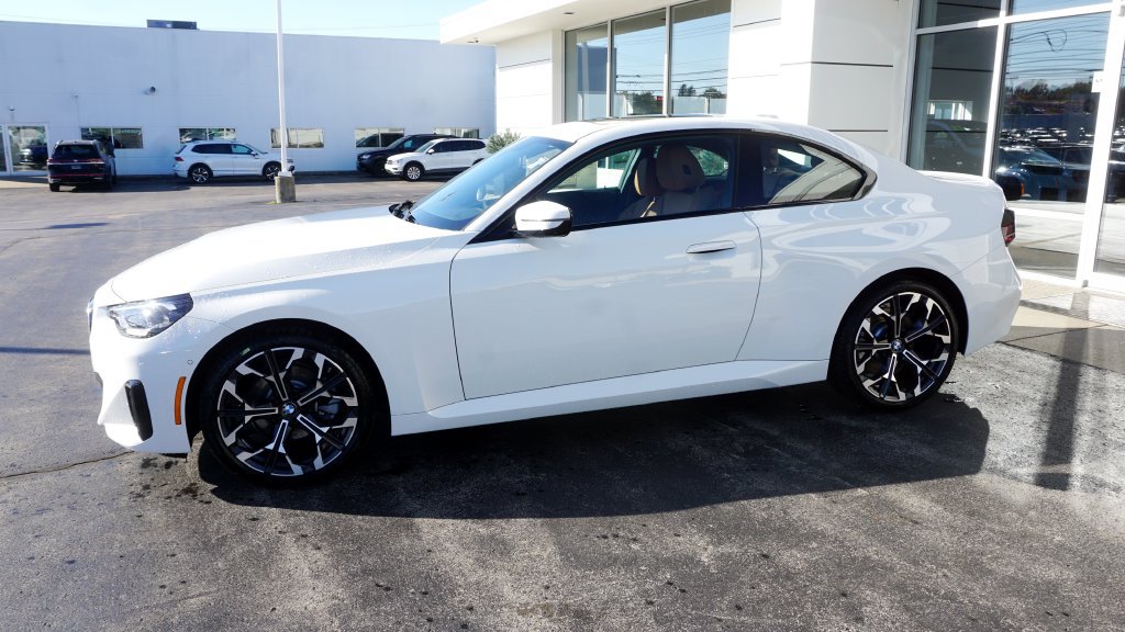 New 2026 BMW 230i xDrive Coupe w/ Convenience Package AWD/4WD image 2