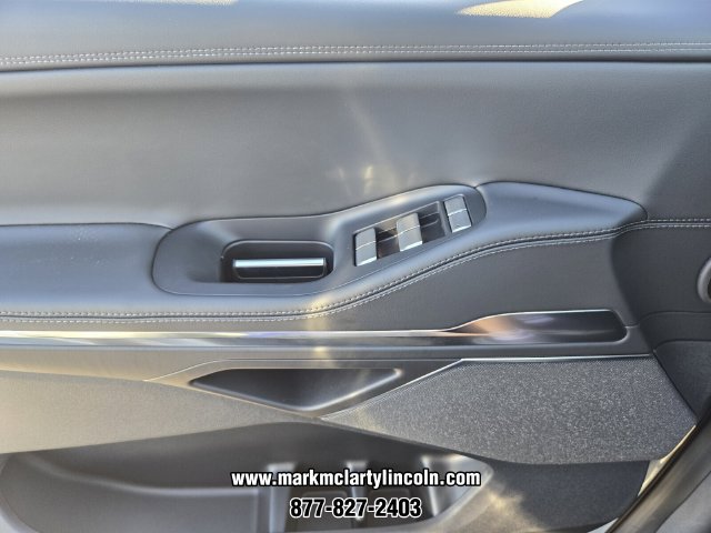 New 2027 Lincoln Navigator Reserve w/ Jet Appearance Package AWD/4WD image 23