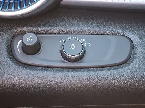 Used 2024 Chevrolet Trax LT image 22