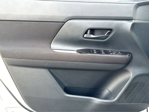 Certified 2025 Nissan Kicks S image 16