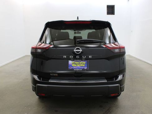 New 2026 Nissan Rogue SV FWD image 4