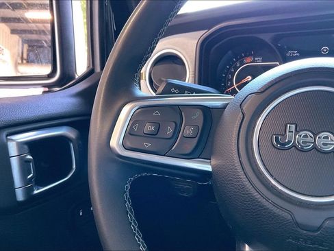 Used 2025 Jeep Wrangler Unlimited Sahara AWD/4WD image 8