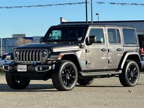 Used 2023 Jeep Wrangler Unlimited Sahara w/ Cold Weather Group image 8