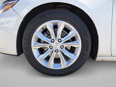 Used 2021 Chevrolet Malibu LT FWD image 23
