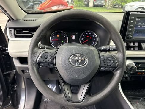 Used 2021 Toyota RAV4 XLE FWD image 14