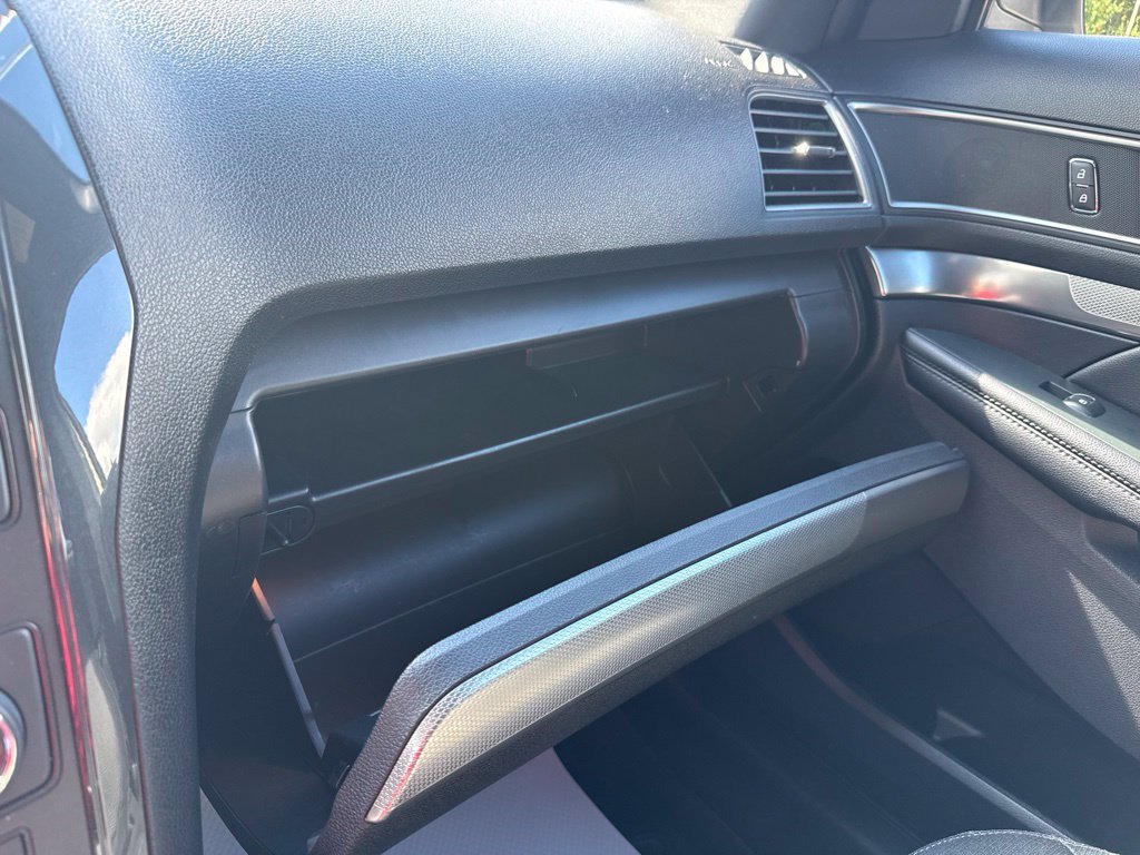 Used 2018 Ford Explorer XLT FWD image 24