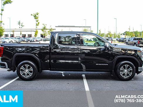 Used 2025 GMC Sierra 1500 SLT RWD image 8