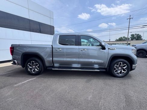 Used 2023 GMC Sierra 1500 SLT w/ SLT Premium Package AWD/4WD image 4