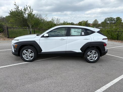New 2026 Hyundai Kona SE FWD image 2