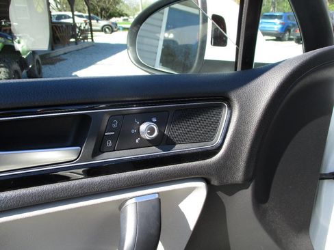 Used 2017 Volkswagen Touareg Wolfsburg Edition image 19