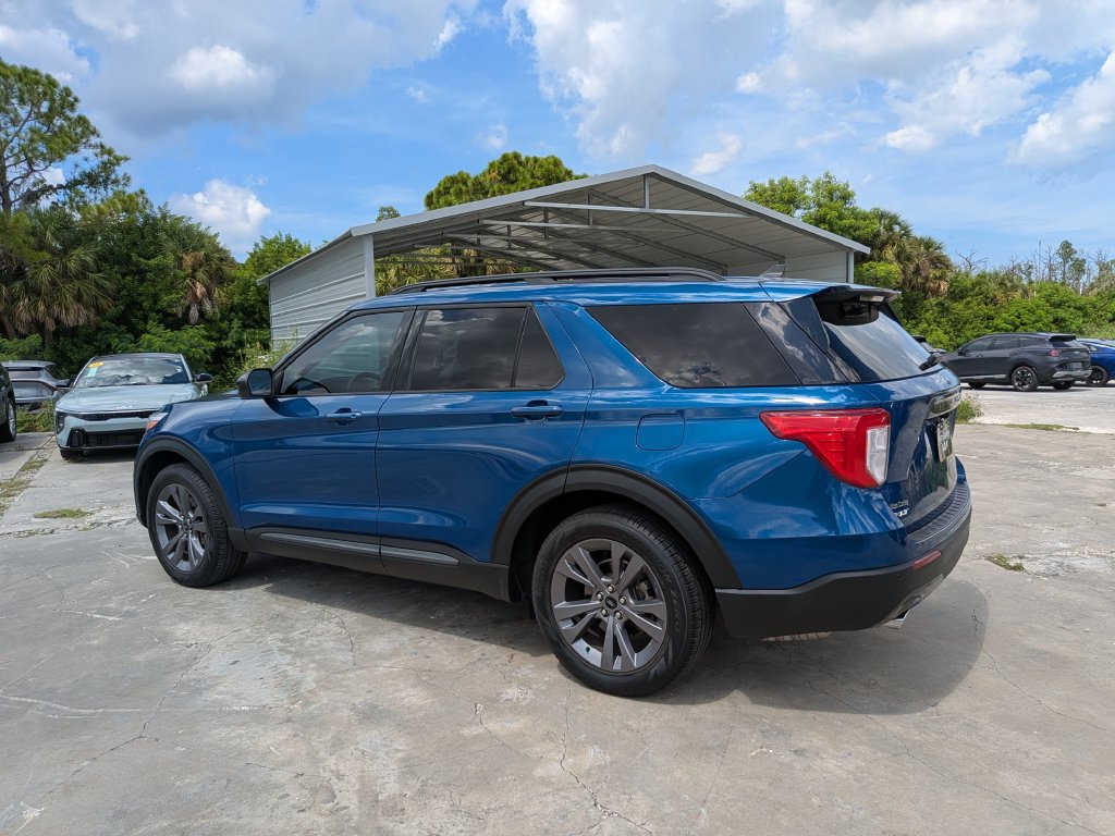 Used 2023 Ford Explorer XLT w/ Equipment Group 202A RWD image 6