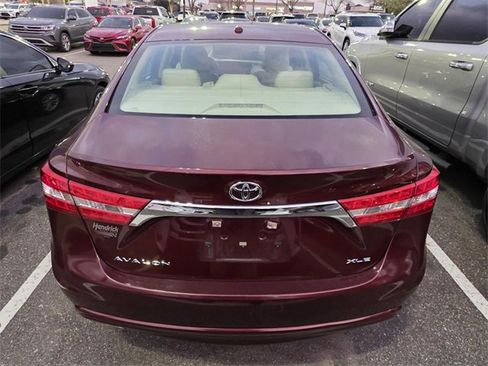 Used 2015 Toyota Avalon Limited image 3