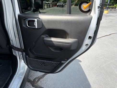 Certified 2023 Jeep Gladiator Sport AWD/4WD image 24