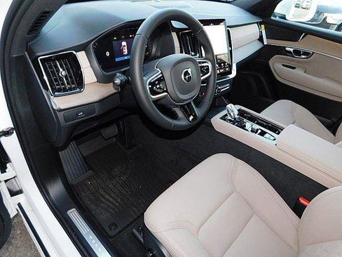 New 2026 Volvo XC90 B6 Plus w/ Protection Package Premier AWD/4WD image 15