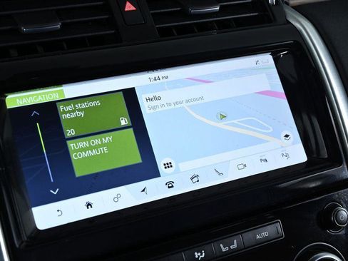 Used 2019 Land Rover Discovery HSE image 16