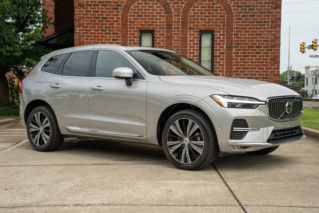 Used 2024 Volvo XC60 B5 Plus w/ Protection Package Premier AWD/4WD image 3