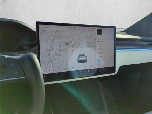 Used 2022 Tesla Model X image 13