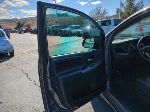 Used 2018 Toyota Sienna SE image 13