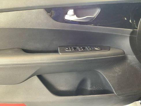 Used 2024 Kia Forte GT-Line image 12