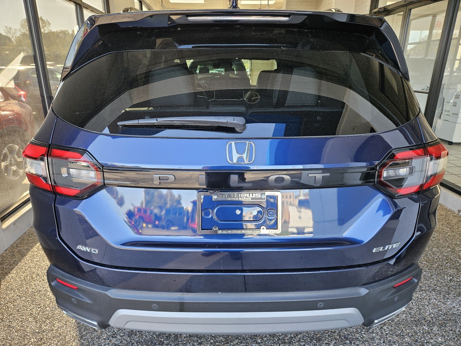 Used 2024 Honda Pilot Elite image 3