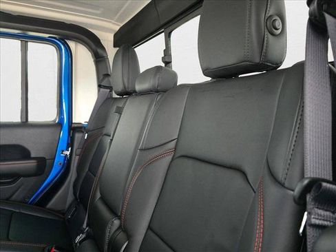 New 2025 Jeep Gladiator Rubicon w/ Convenience Group image 15