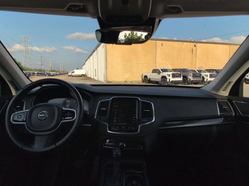 Used 2019 Volvo XC90 T6 Momentum AWD/4WD image 25