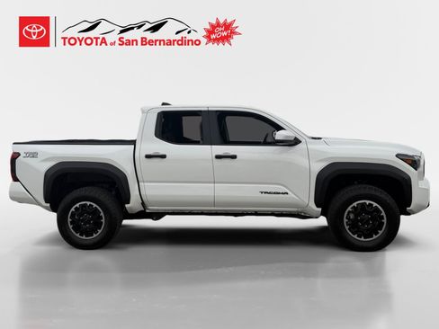 Certified 2025 Toyota Tacoma TRD Off-Road image 6