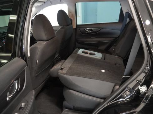 Used 2018 Nissan Rogue SV AWD/4WD image 19