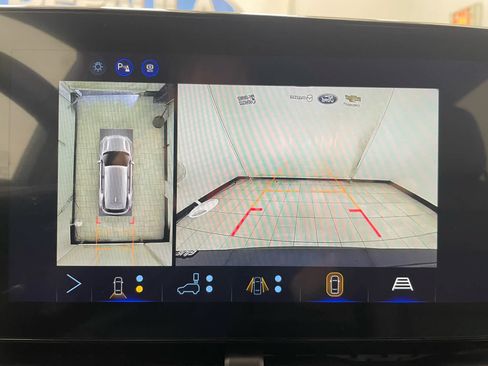 New 2027 Chevrolet Equinox LT w/ Convenience Package II AWD/4WD image 5