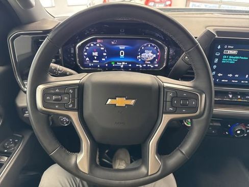 Used 2025 Chevrolet Silverado 2500 LT w/ Convenience Package image 31