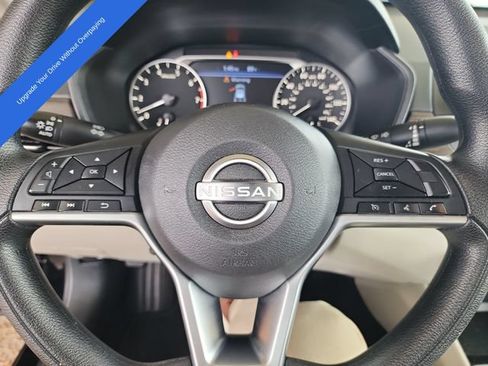 Used 2025 Nissan Altima 2.5 SV FWD image 14