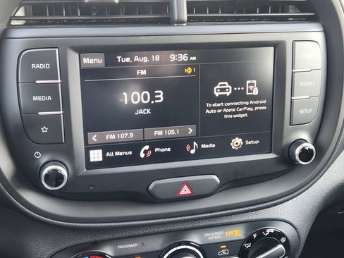 Certified 2025 Kia Soul LX w/ LX Technology Package FWD image 17
