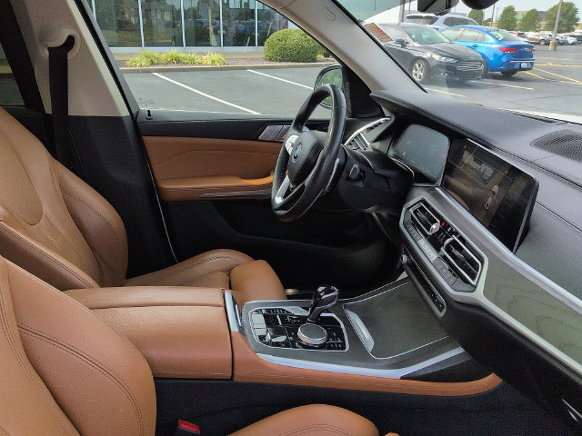 Used 2022 BMW X7 xDrive40i w/ Premium Package AWD/4WD image 10