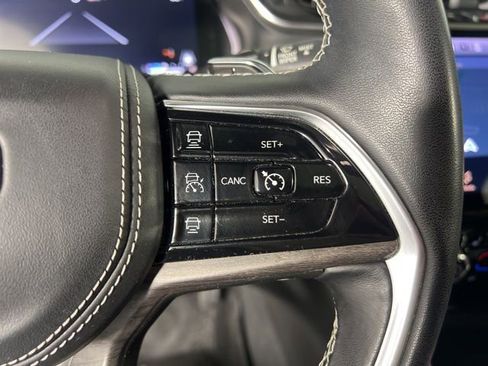 Used 2022 Jeep Grand Cherokee L Overland w/ Luxury Tech Group IV image 18